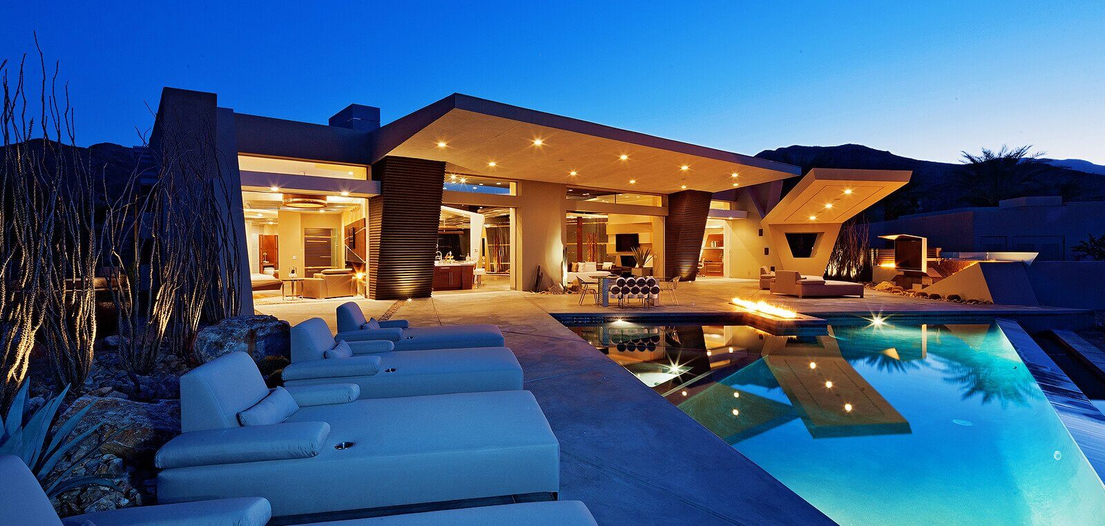 Luxury house with pool