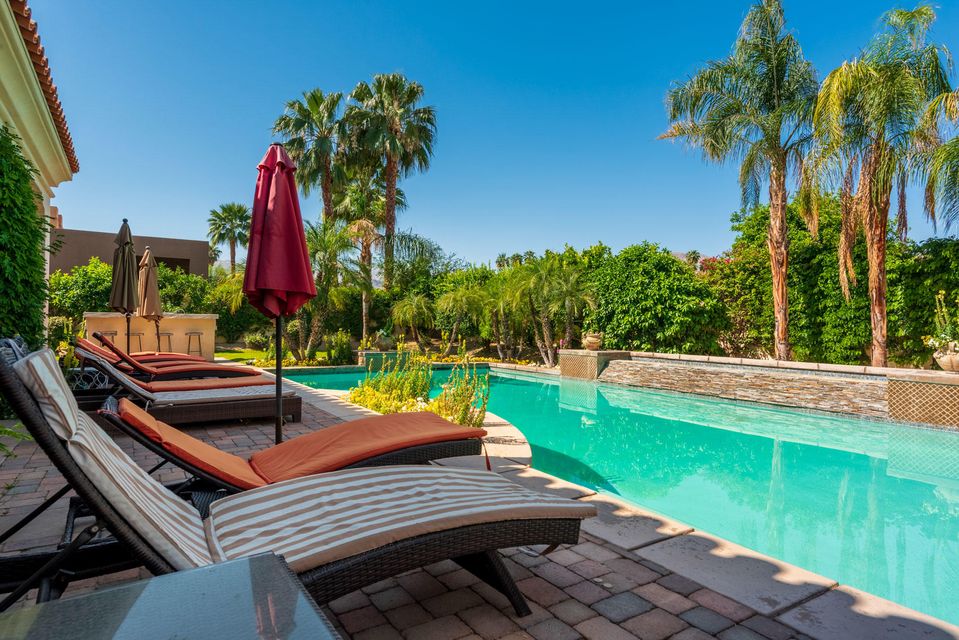 Rancho Mirage Home For Sale - 5 Village Place Rancho Mirage, CA 92270 