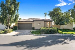 La Quinta Home For Sale - 55176 Laurel Valley