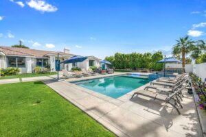 2932 N Sunrise Way